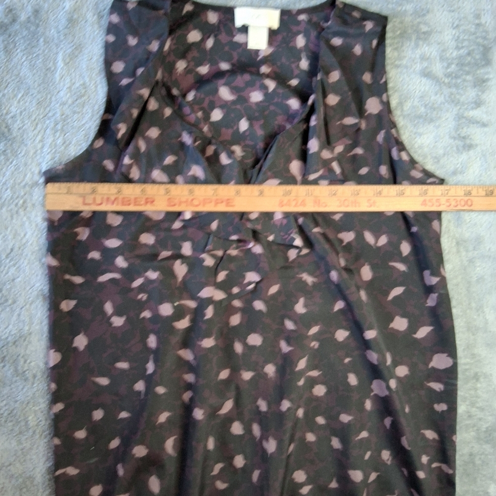 Ann Taylor Loft Womens Top Sleeveless‎ Ruffle V Neck Size XS - Picture 5 of 9